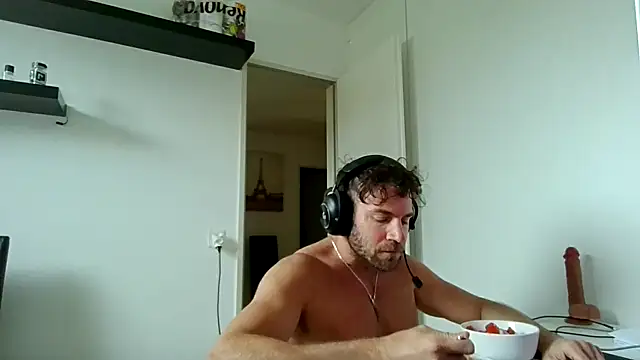 alpha-hunk online show from April 20, 1:35 pm