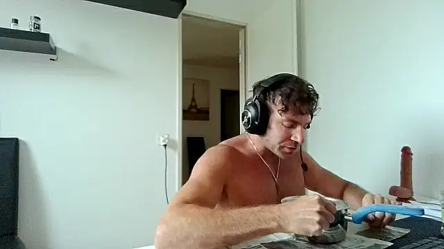 alpha-hunk online show from April 28, 1:48 pm