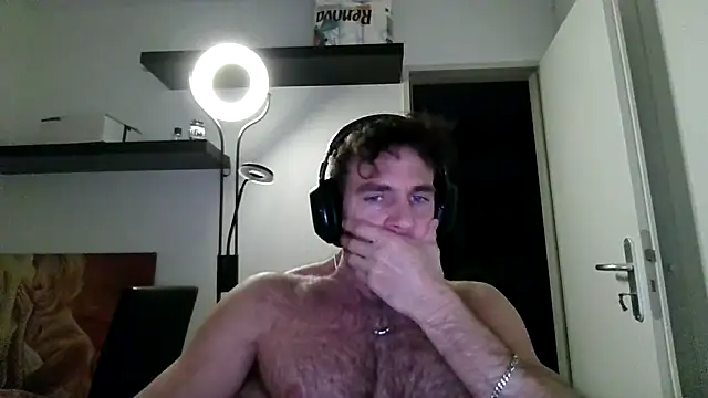 Snapshot of alpha-hunk chatting on November 22, 8:51 pm alpha-hunk online show from November 22, 8:51 pm