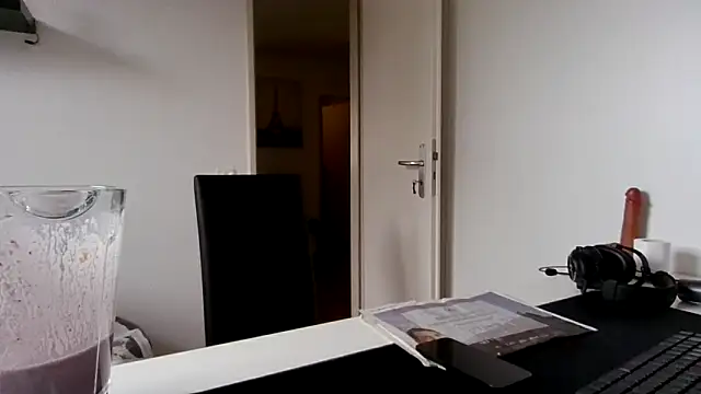 alpha-hunk online show from March 30, 10:50 am