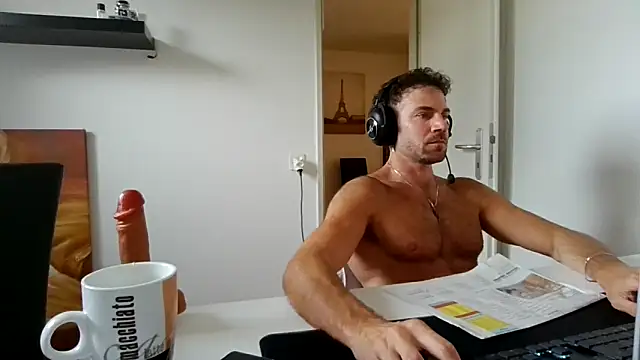 alpha-hunk online show from May 21, 4:37 pm