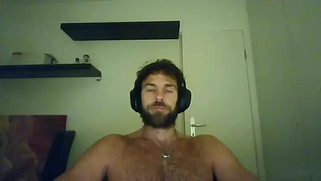 Snapshot of alpha-hunk chatting on October 21, 6:29 pm alpha-hunk online show from October 21, 6:29 pm