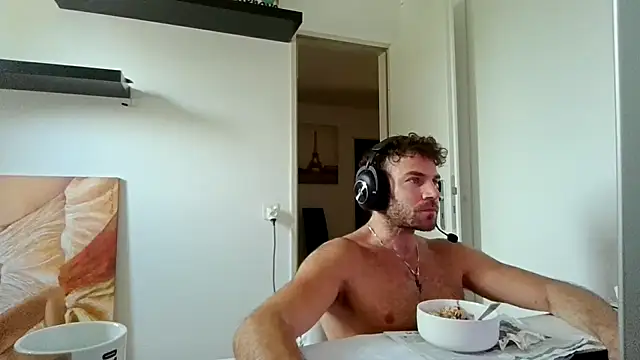Snapshot of alpha-hunk chatting on June 30, 10:37 am alpha-hunk online show from June 30, 10:37 am