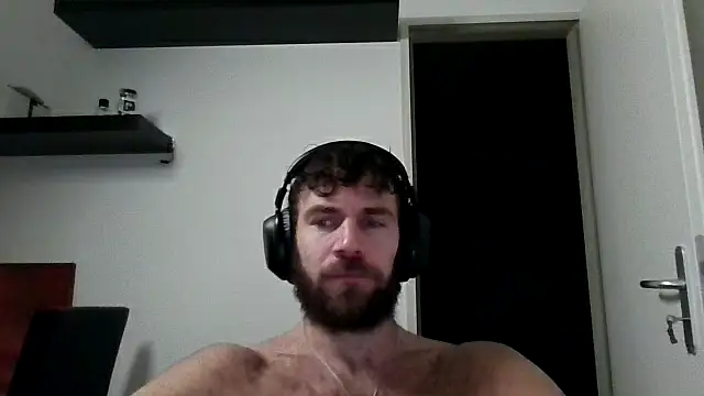 Snapshot of alpha-hunk chatting on November 1, 9:30 pm alpha-hunk online show from November 1, 9:30 pm