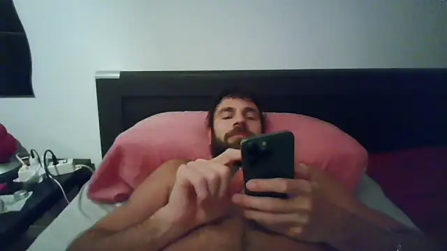 Snapshot of alpha-hunk chatting on October 29, 8:19 pm alpha-hunk online show from October 29, 8:19 pm