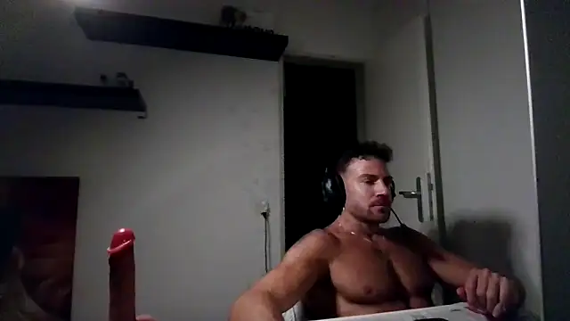 alpha-hunk online show from May 22, 9:35 pm