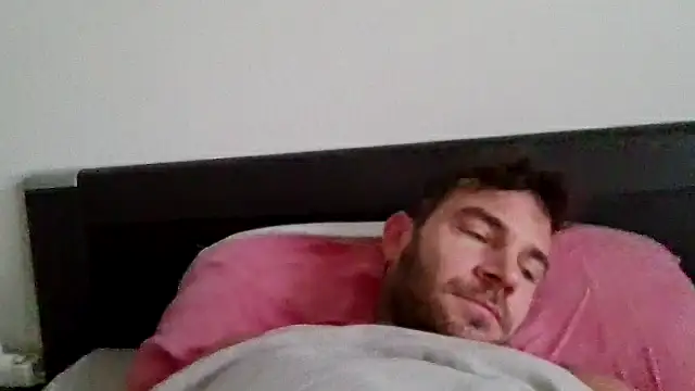 Snapshot of alpha-hunk chatting on November 22, 8:46 am alpha-hunk online show from November 22, 8:46 am