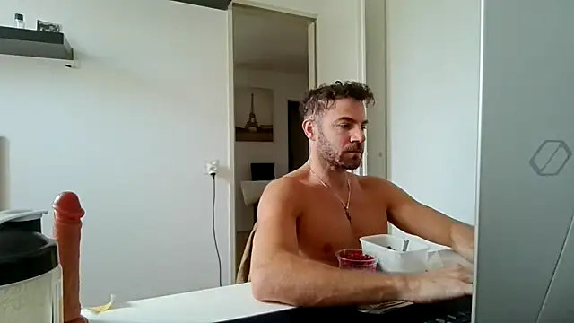 alpha-hunk online show from May 31, 8:20 am