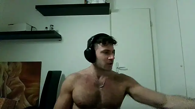 Snapshot of alpha-hunk chatting on November 8, 9:07 pm alpha-hunk online show from November 8, 9:07 pm