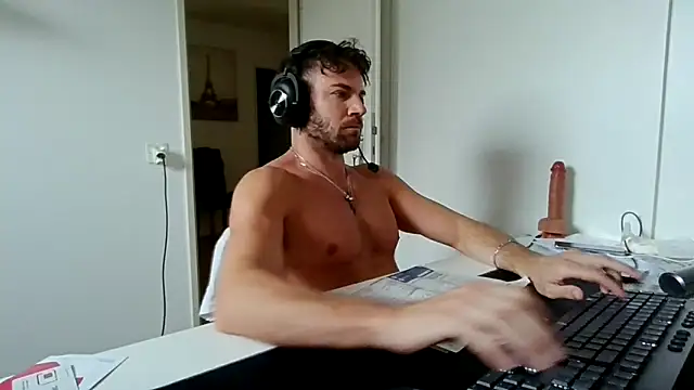 alpha-hunk online show from March 11, 2:22 pm