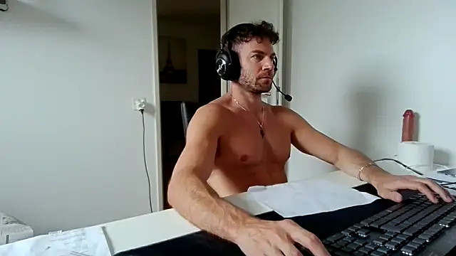 alpha-hunk online show from April 12, 11:35 am