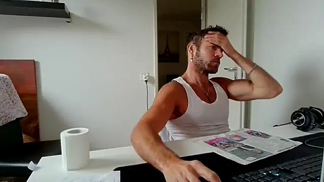 alpha-hunk online show from May 11, 9:10 am