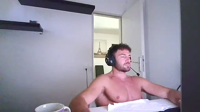 Snapshot of alpha-hunk chatting on July 12, 11:33 am alpha-hunk online show from July 12, 11:33 am
