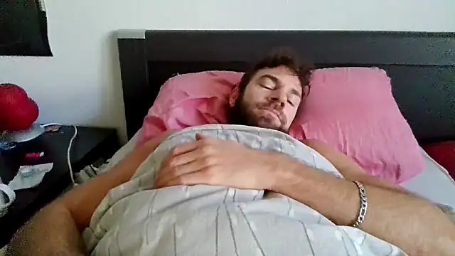 Snapshot of alpha-hunk chatting on October 26, 8:48 am alpha-hunk online show from October 26, 8:48 am