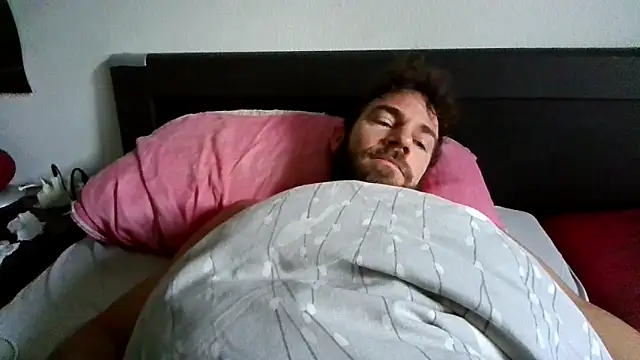 Snapshot of alpha-hunk chatting on October 30, 8:23 am alpha-hunk online show from October 30, 8:23 am