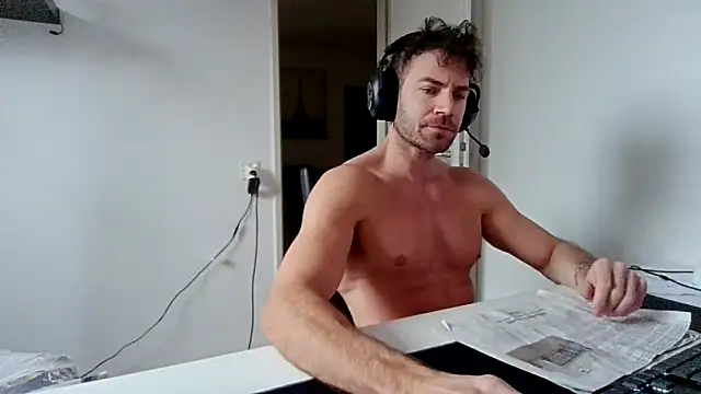 alpha-hunk online show from December 14, 10:43 am