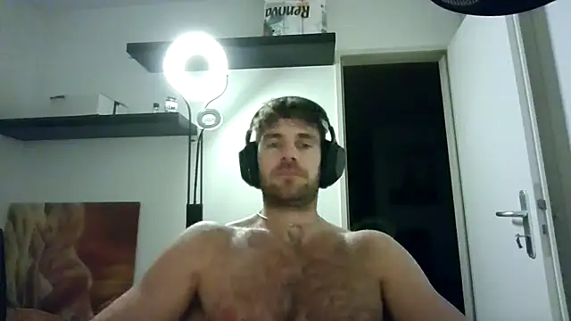 Snapshot of alpha-hunk chatting on November 19, 9:26 pm alpha-hunk online show from November 19, 9:26 pm