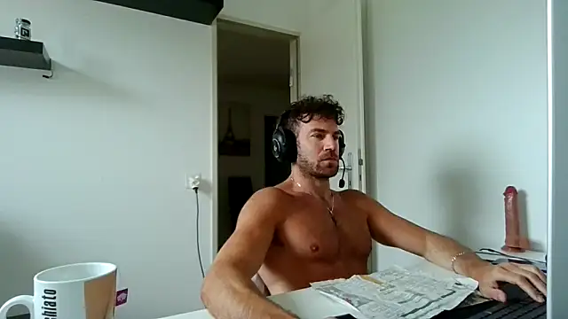 alpha-hunk online show from May 10, 9:24 am