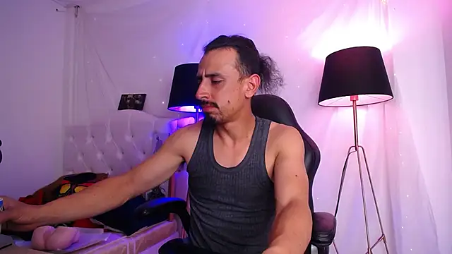 Sr Magnus  online show from February 5, 4:08 am