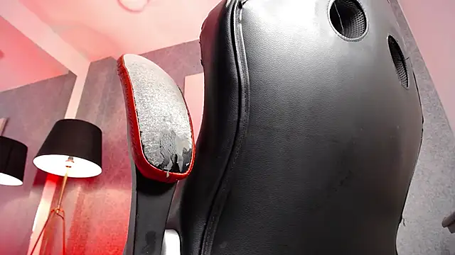 Sr Magnus  online show from March 10, 7:00 am