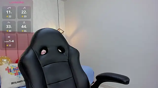 MAYROBERTSS online show from February 15, 12:22 pm