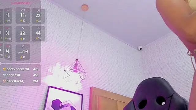 MAYROBERTSS online show from March 22, 8:40 am