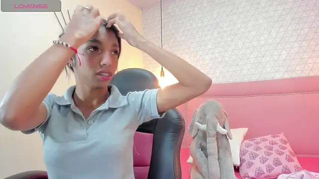 MAYROBERTSS online show from February 11, 12:15 pm