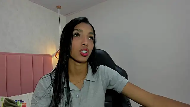 MAYROBERTSS online show from February 10, 12:18 pm