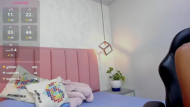 MAYROBERTSS online show from February 6, 3:41 pm