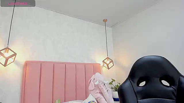 MAYROBERTSS online show from January 28, 12:22 pm