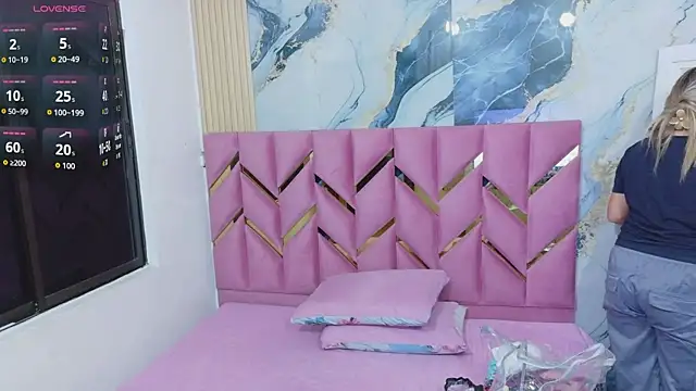 collegepawglovedaddy online show from April 15, 7:51 pm