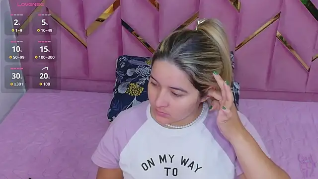 collegepawglovedaddy online show from April 17, 4:21 pm