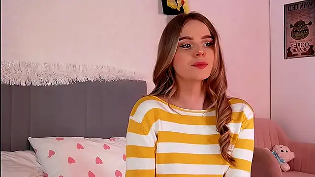 Snapshot of SIlviaBeyt chatting on October 6, 7:25 pm SIlviaBeyt online show from October 6, 7:25 pm