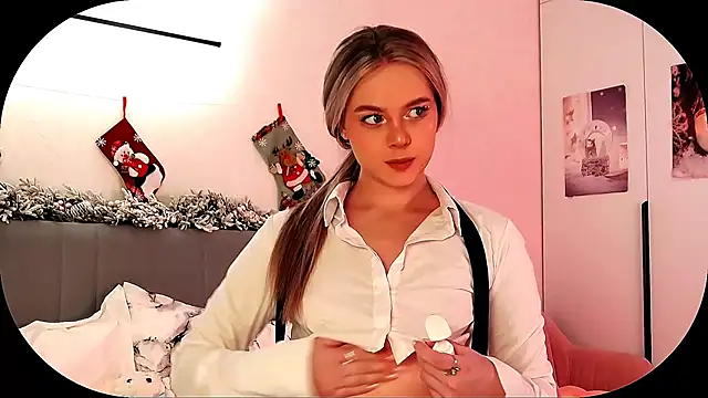 SIlviaBeyt online show from December 16, 8:24 pm