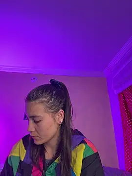 aurora divine online show from February 24, 9:04 pm