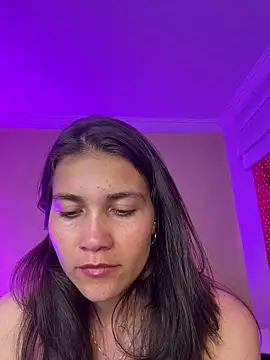 aurora divine online show from March 2, 9:55 pm