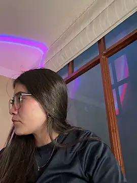 aurora divine online show from December 18, 10:57 pm