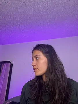 aurora divine online show from April 17, 7:06 pm