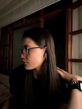 aurora divine online show from October 4, 11:50 pm