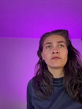 aurora divine online show from March 18, 9:04 pm