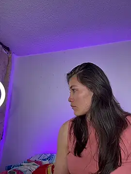 aurora divine online show from May 4, 7:06 pm
