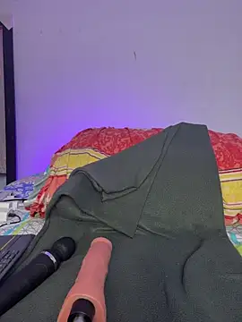 aurora divine online show from April 18, 7:07 pm