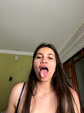 aurora divine online show from September 22, 11:33 pm