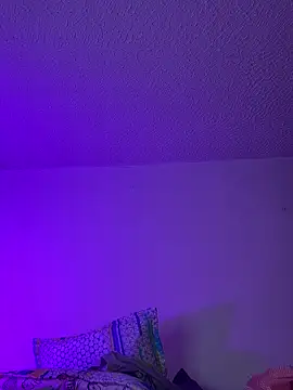 aurora divine online show from March 31, 7:05 pm