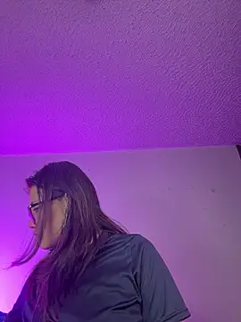 aurora divine online show from March 10, 10:25 pm