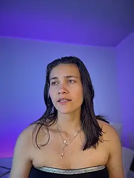 aurora divine online show from May 26, 9:02 pm