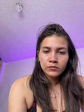 aurora divine online show from April 30, 6:59 pm