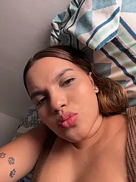 Snapshot of vivicolibri chatting on October 29, 2:16 pm vivicolibri online show from October 29, 2:16 pm