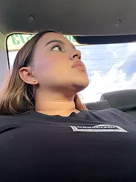 Snapshot of vivicolibri chatting on October 24, 8:52 pm vivicolibri online show from October 24, 8:52 pm