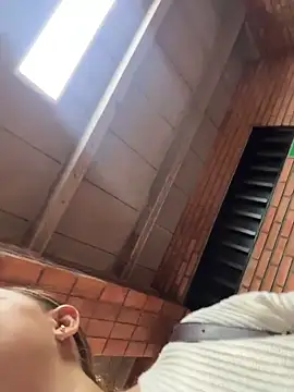 Snapshot of vivicolibri chatting on November 25, 1:55 pm vivicolibri online show from November 25, 1:55 pm